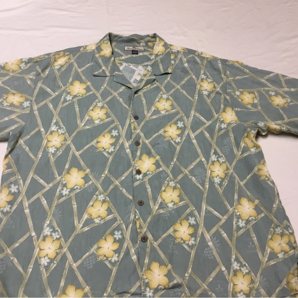 Tommy Bahama Green Floral Shirt . Excellent condition XXL Original Fit